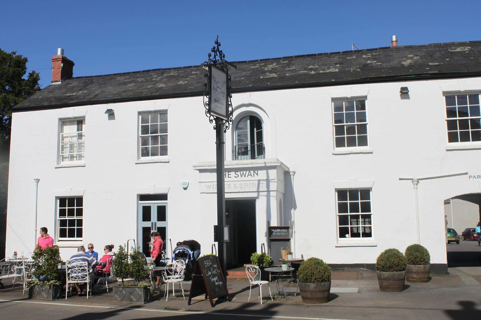 Hotel The Swan Wedmore Exterior foto